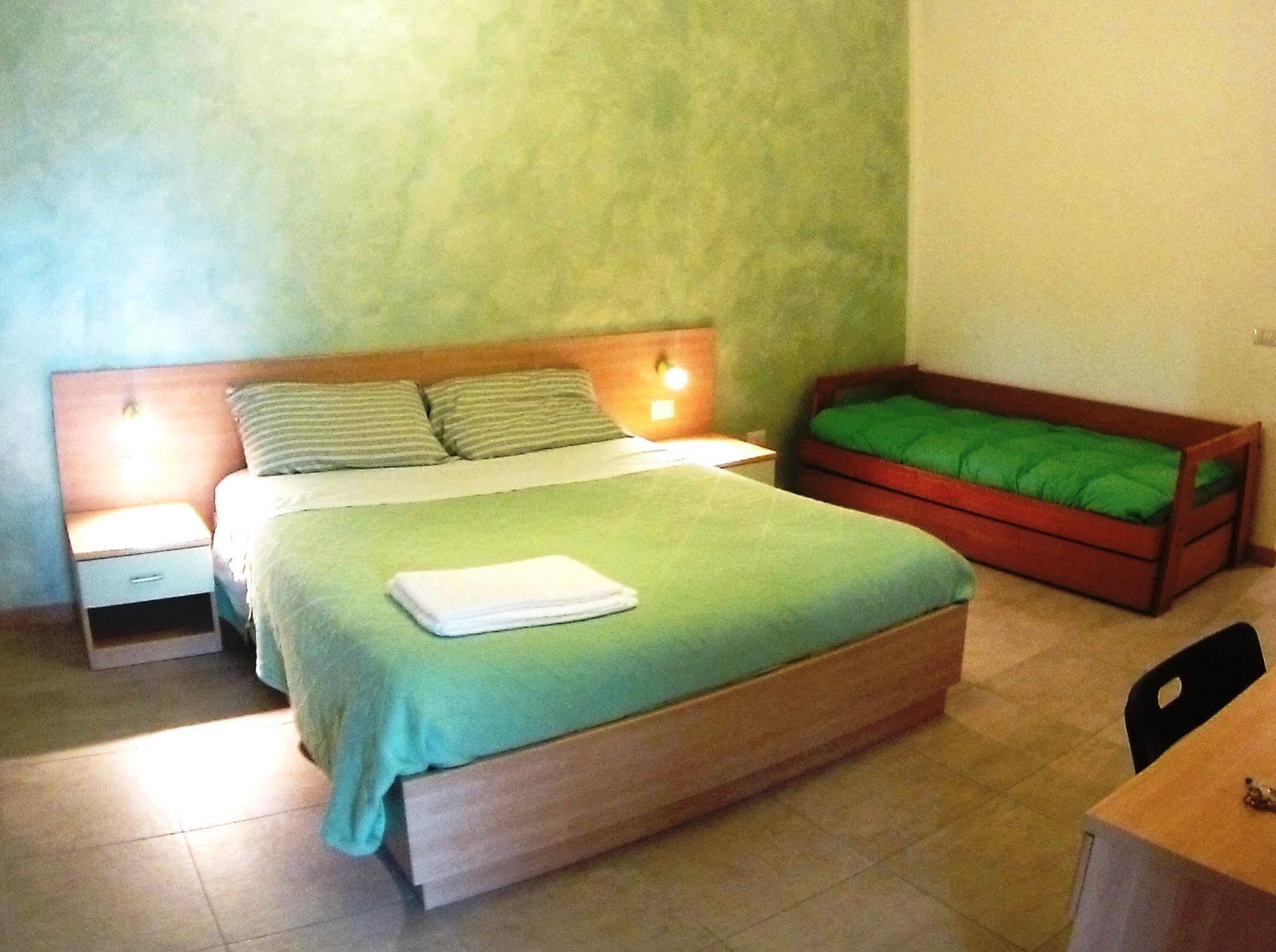 B&B Villa Monterosa Con Piscina Castronno Buitenkant foto
