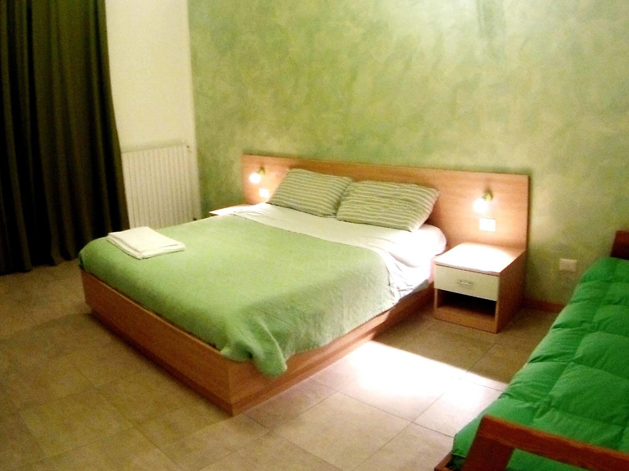 B&B Villa Monterosa Con Piscina Castronno Buitenkant foto