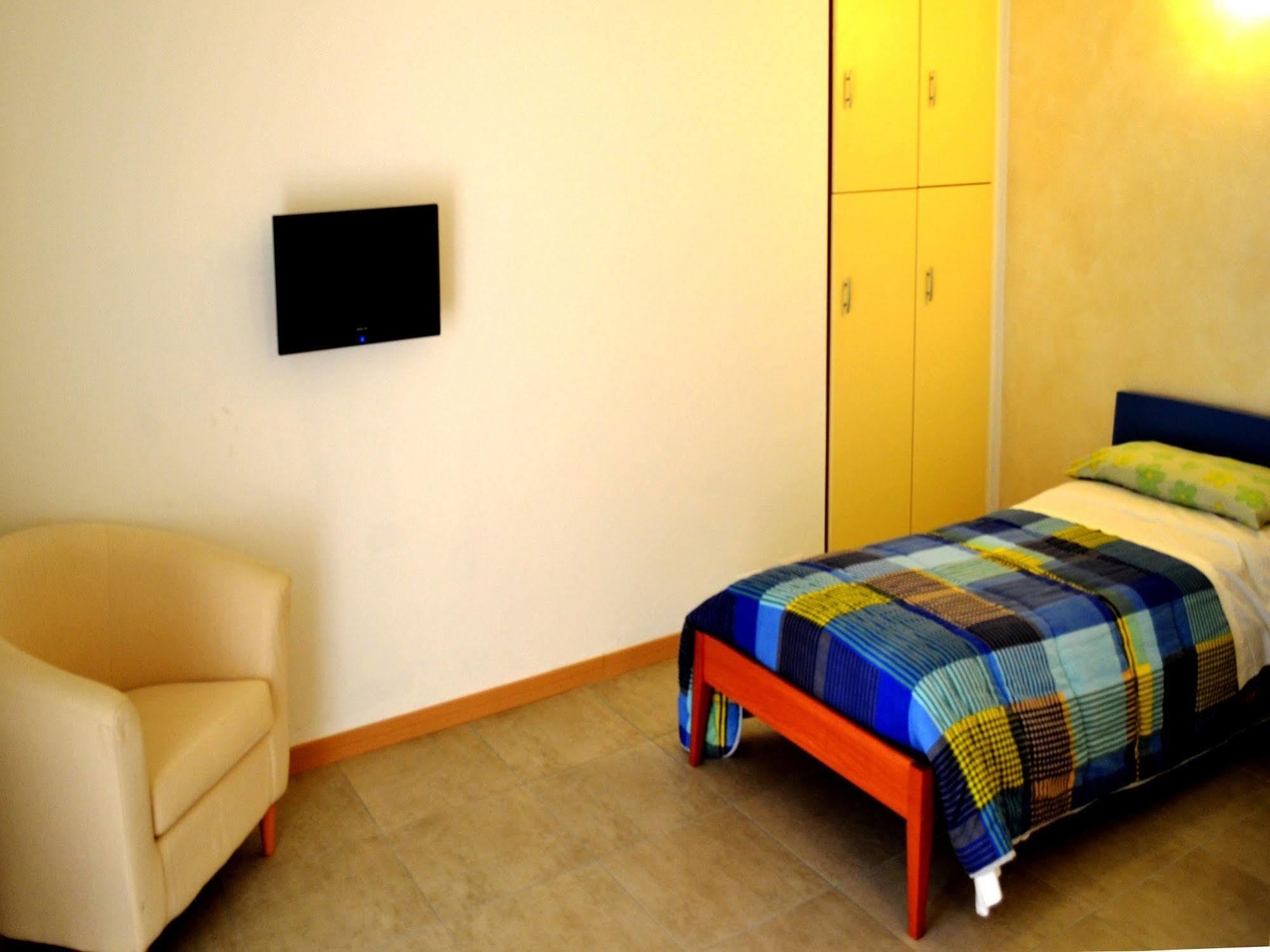 B&B Villa Monterosa Con Piscina Castronno Buitenkant foto