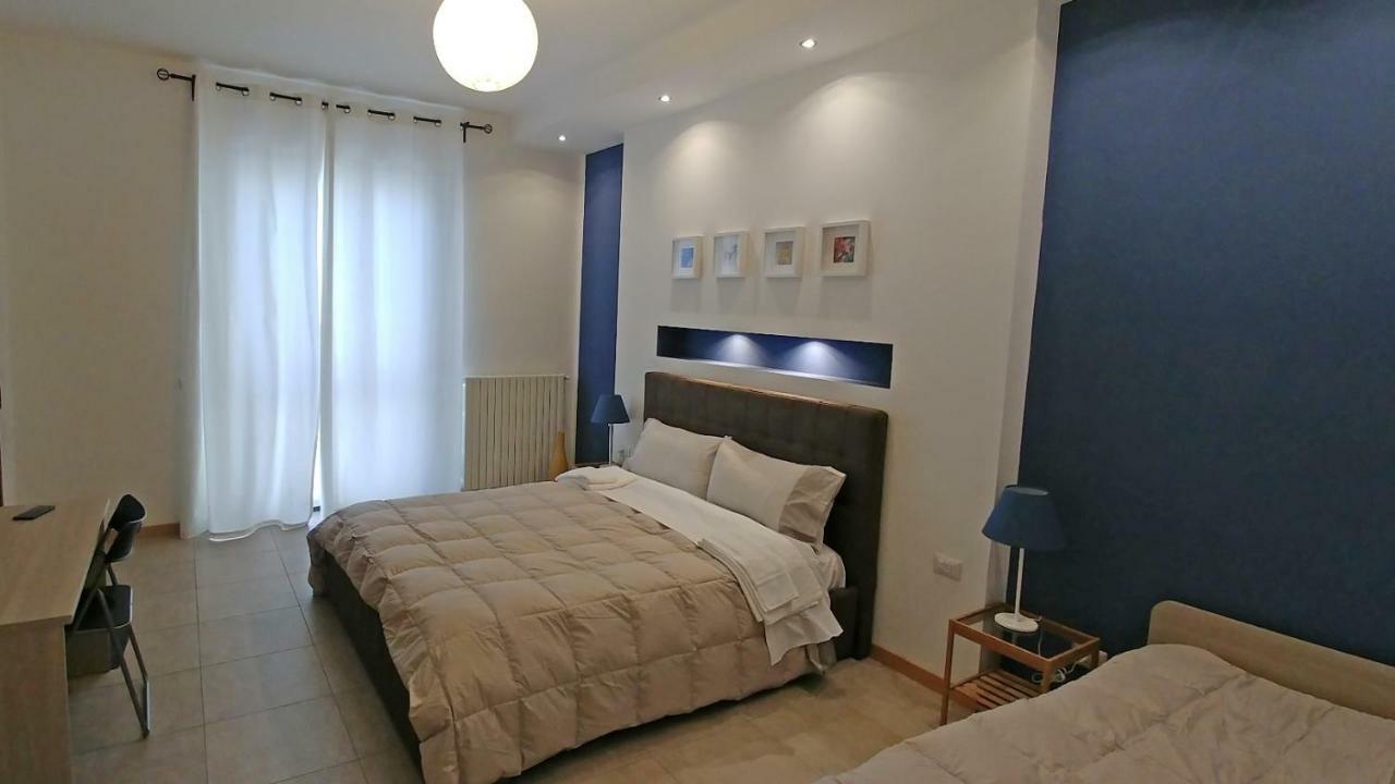 B&B Villa Monterosa Con Piscina Castronno Buitenkant foto