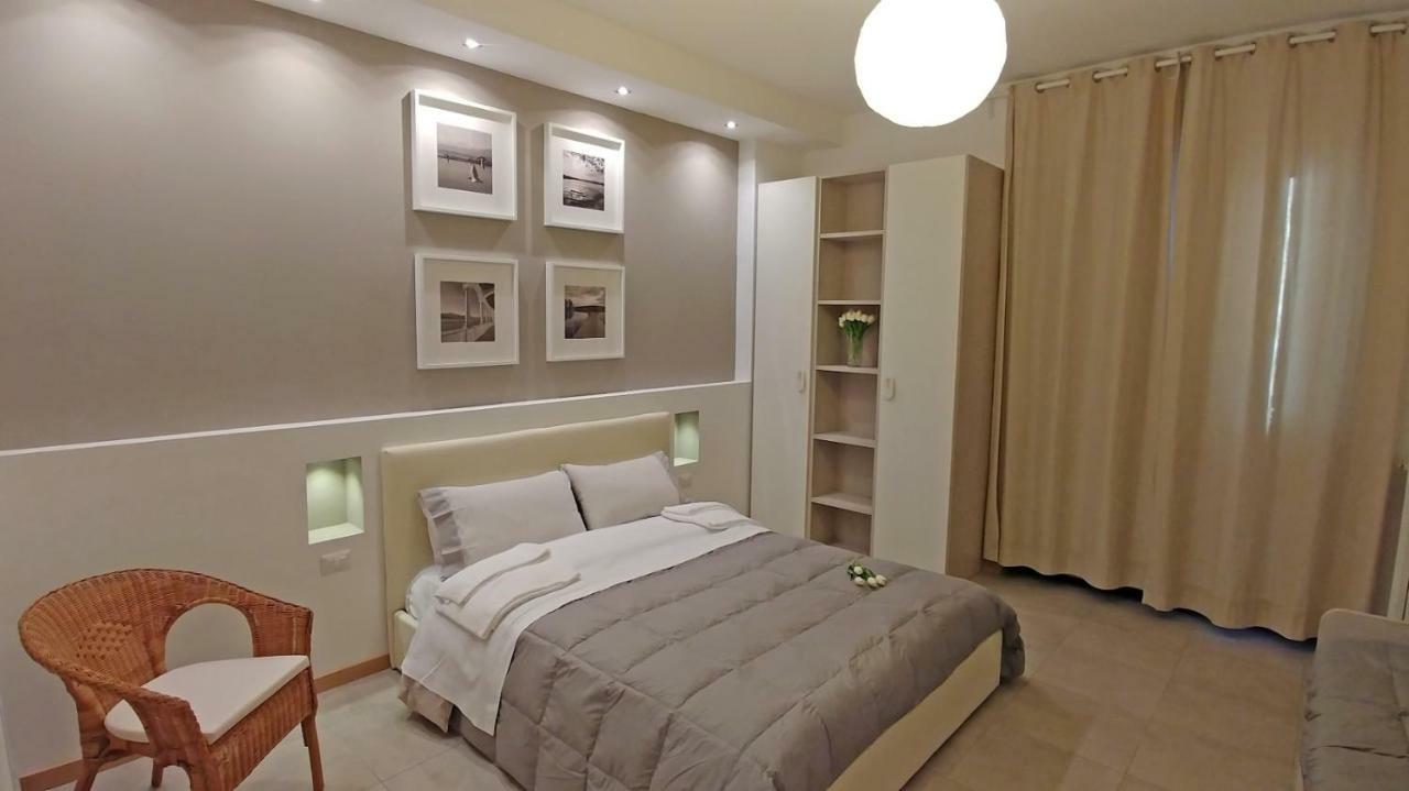 B&B Villa Monterosa Con Piscina Castronno Buitenkant foto