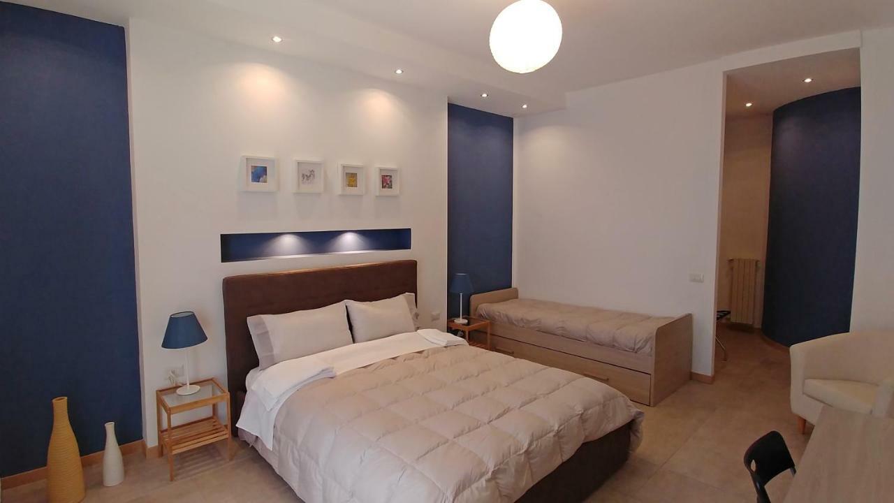 B&B Villa Monterosa Con Piscina Castronno Buitenkant foto