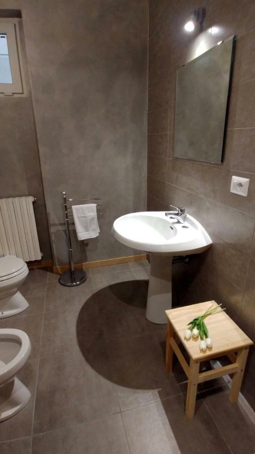B&B Villa Monterosa Con Piscina Castronno Buitenkant foto