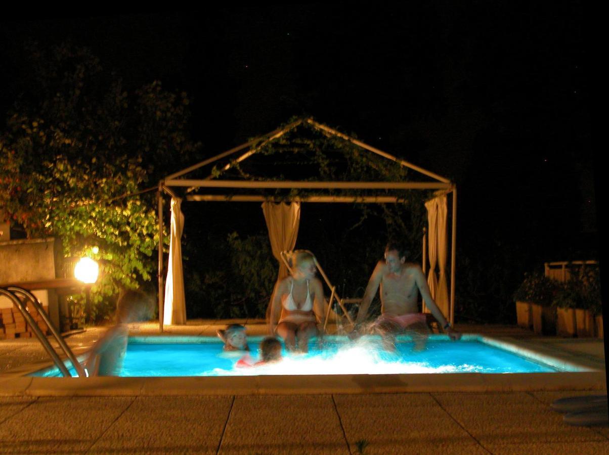 B&B Villa Monterosa Con Piscina Castronno Buitenkant foto